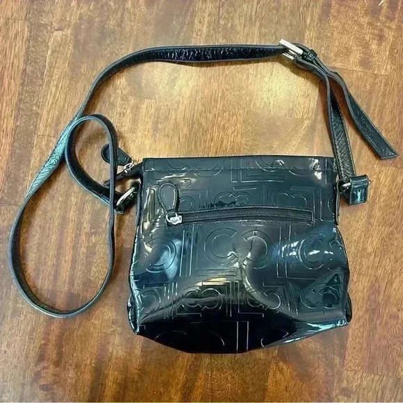 Liz Claiborne Black Faux Patent Leather Crossbody Purse Shoulder Bag Glossy Logo - Picture 1 of 13